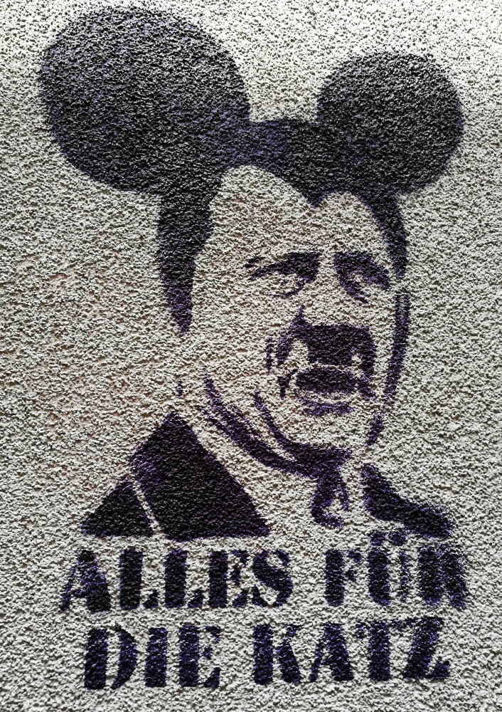 Stencil, Hitler mit Mickeymouseohren: alles für die Katz